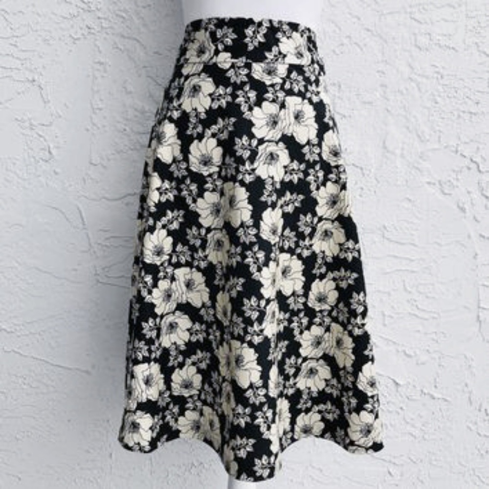 Gap floral circle skirt
